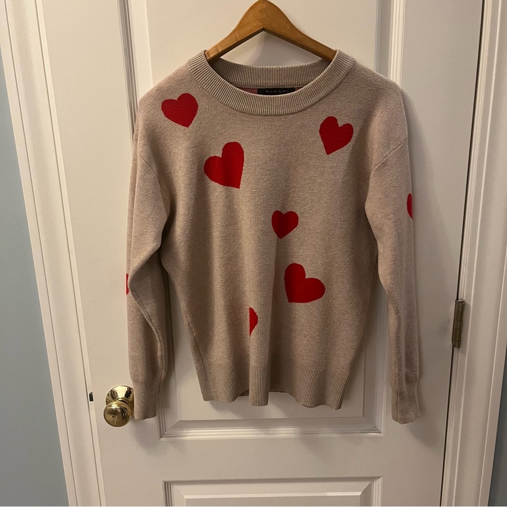 Tahari Beige Sweater with Red Hearts - Picture 1 of 6